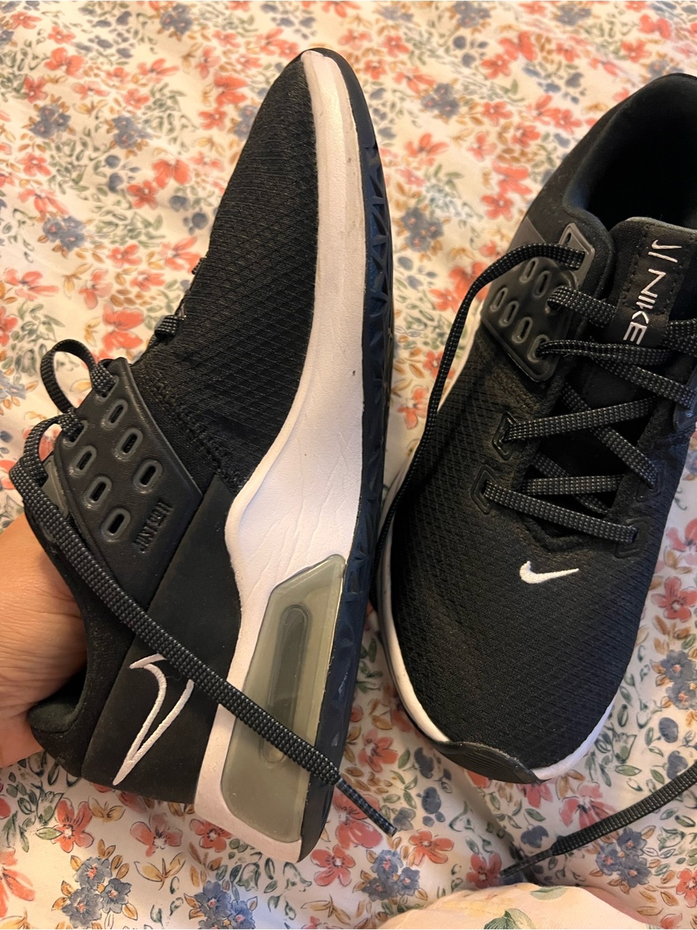 Nike Air Max Bella TR 4 Black and white training/ Running Shoes - Picture 12 of 13